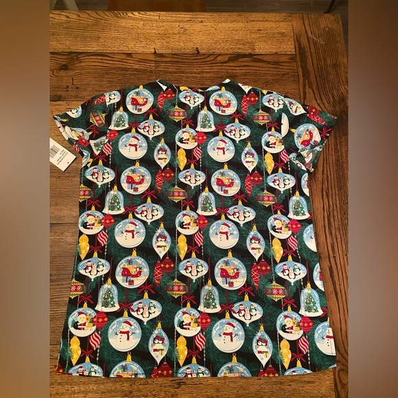 NWT Serene Uniforms Christmas Scrub Top Size Small Penguins Trio in Ornaments - Picture 2 of 2